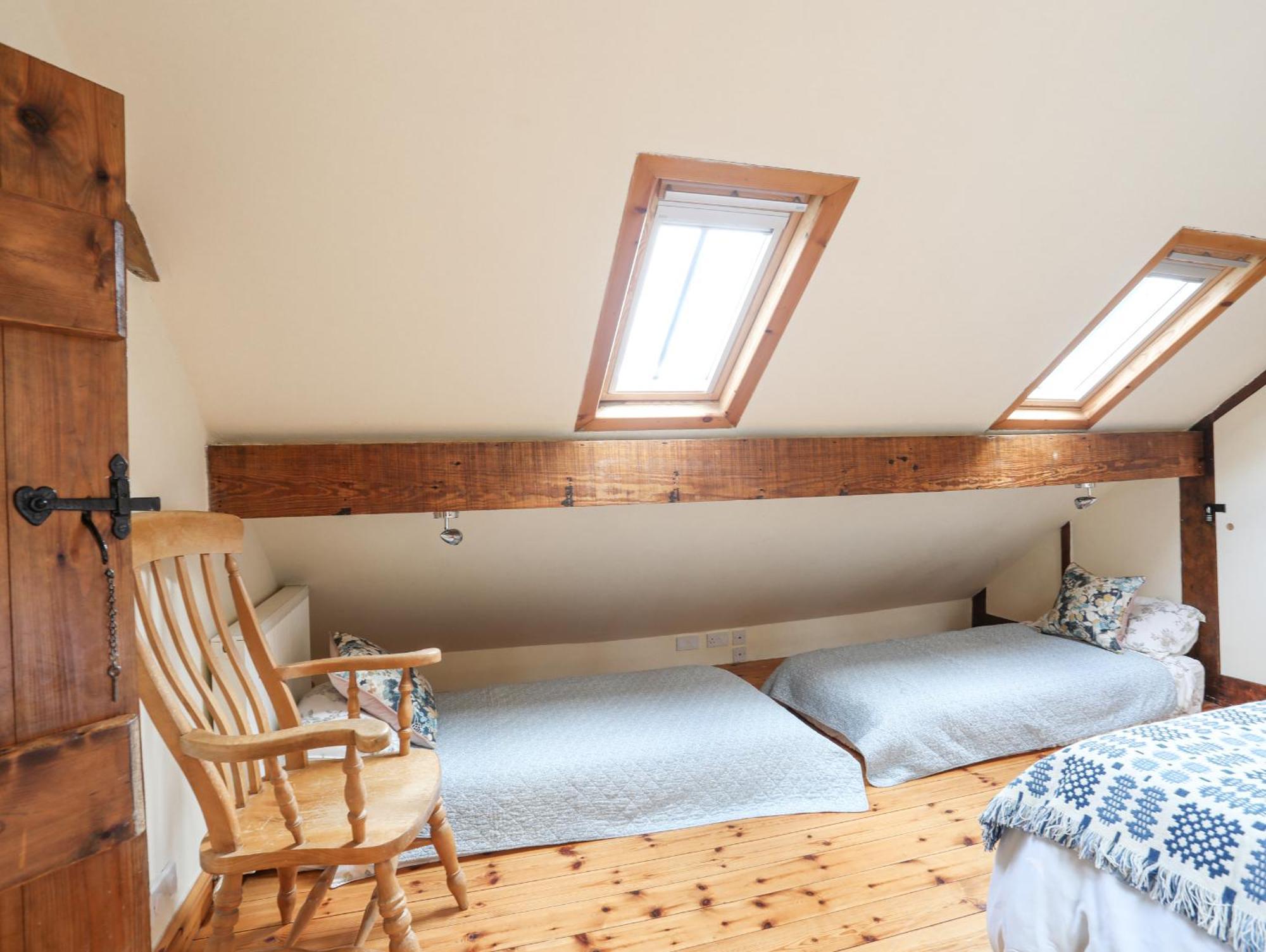 Ty'N Y Cae Villa Llanbedr-y-cennin ภายนอก รูปภาพ