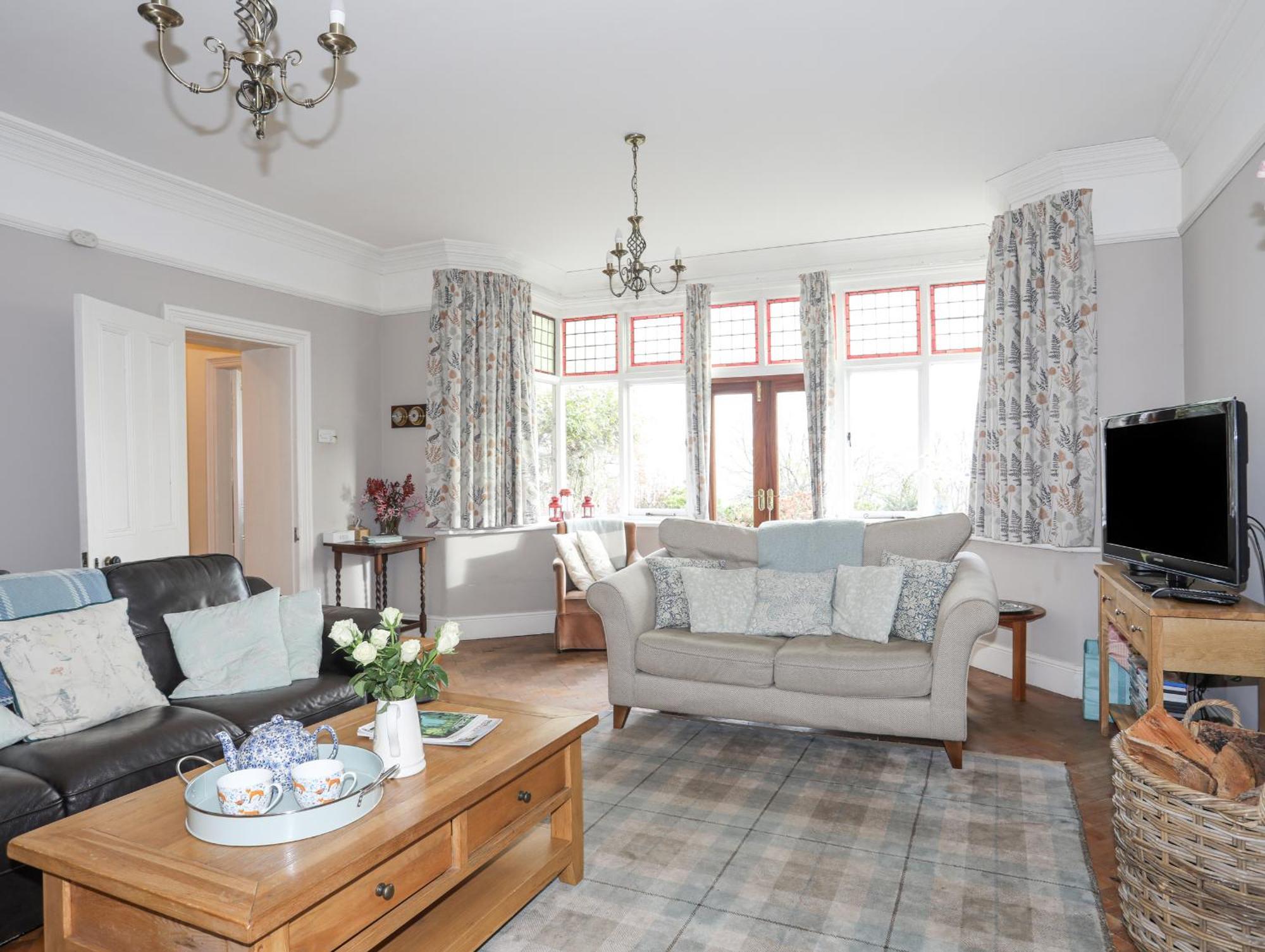 Ty'N Y Cae Villa Llanbedr-y-cennin ภายนอก รูปภาพ