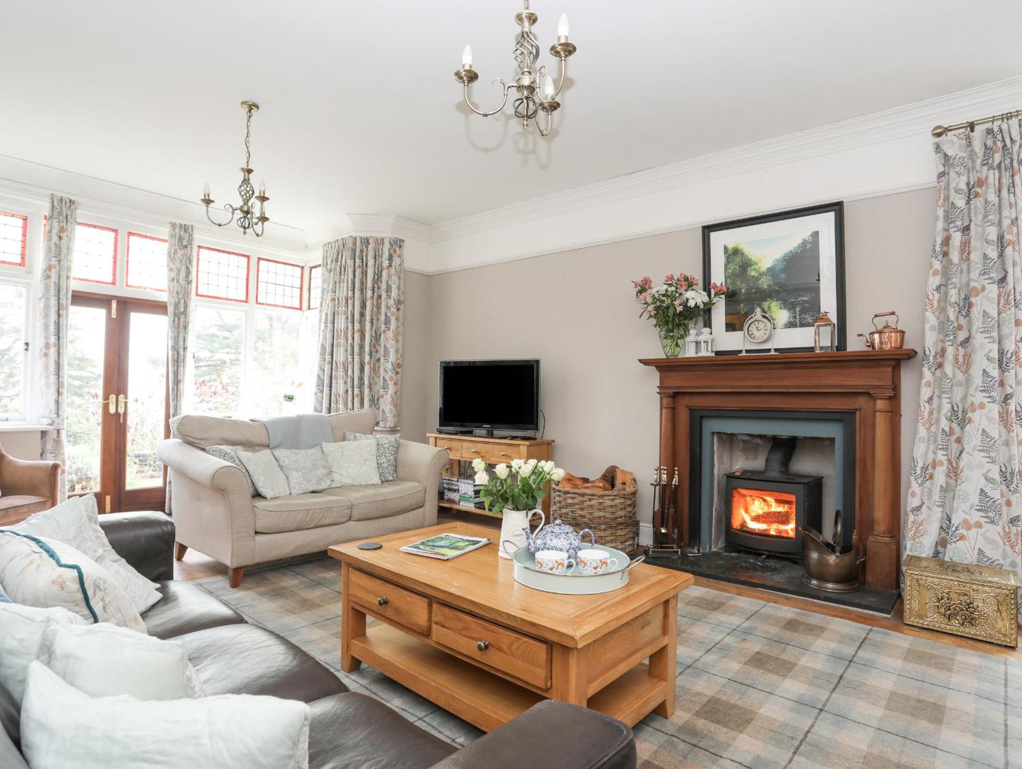 Ty'N Y Cae Villa Llanbedr-y-cennin ภายนอก รูปภาพ