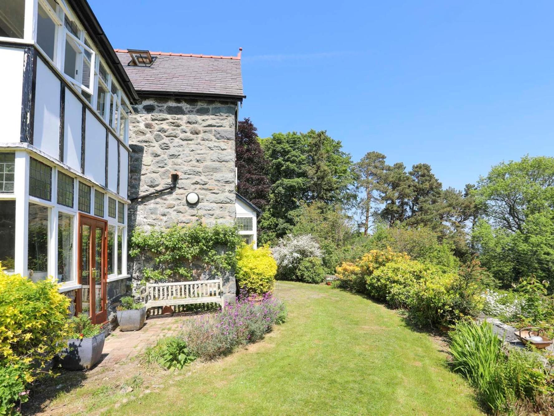 Ty'N Y Cae Villa Llanbedr-y-cennin ภายนอก รูปภาพ